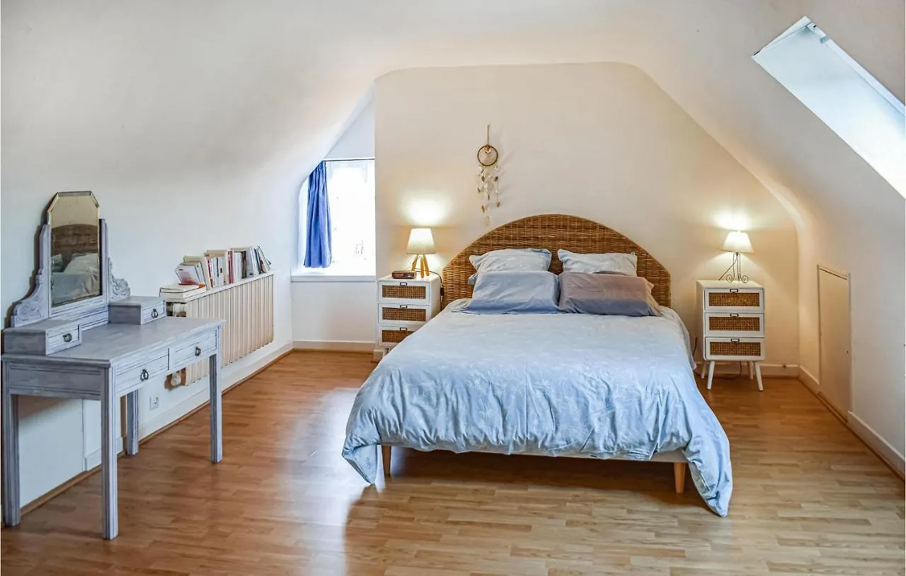 Сasa de vacaciones Beautiful Home In Lanvellec With Kitchen Francia